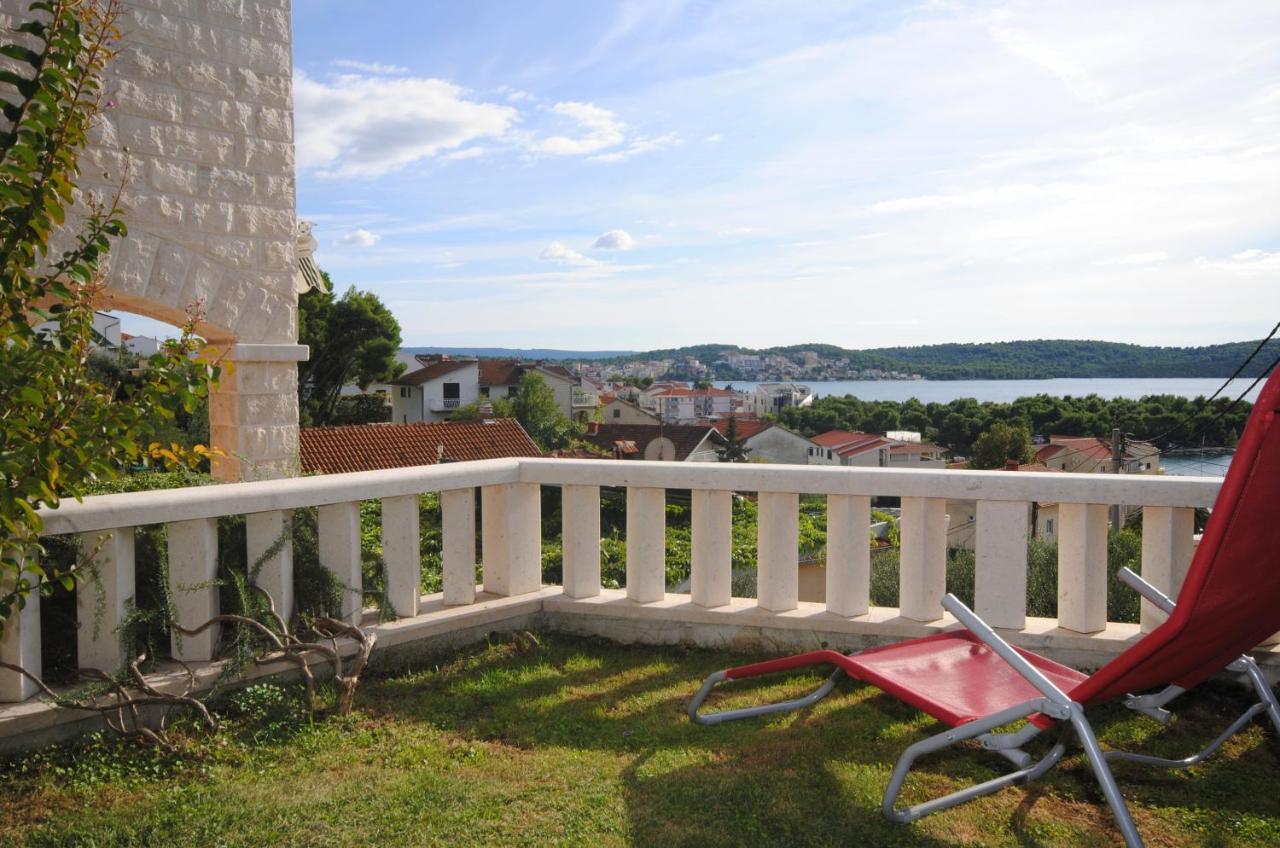 Seaview Luxury Apartment "Lucy" With Terrace & Vintage Summer Kitchen Trogir Extérieur photo